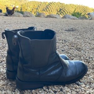Kodiak Chelsea boot, used, but still kicking!